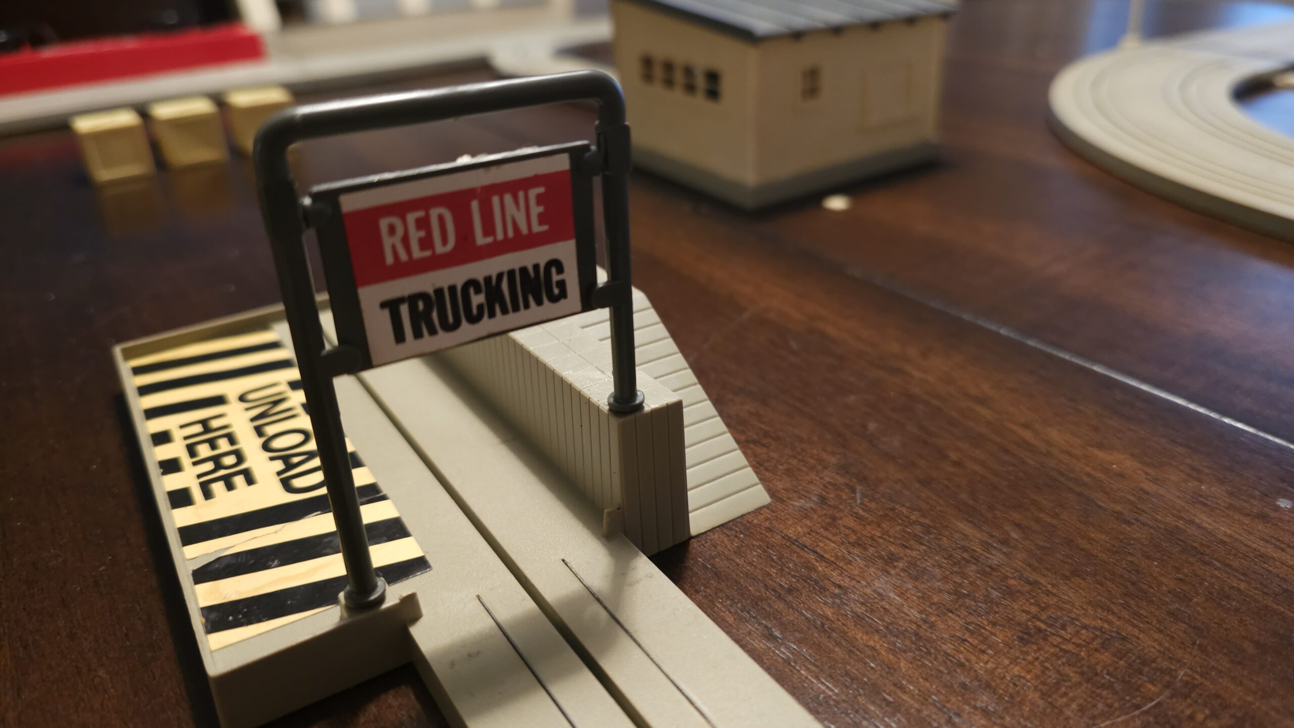 Tyco US1 Trucking Red Line Trucking Crate Unloader